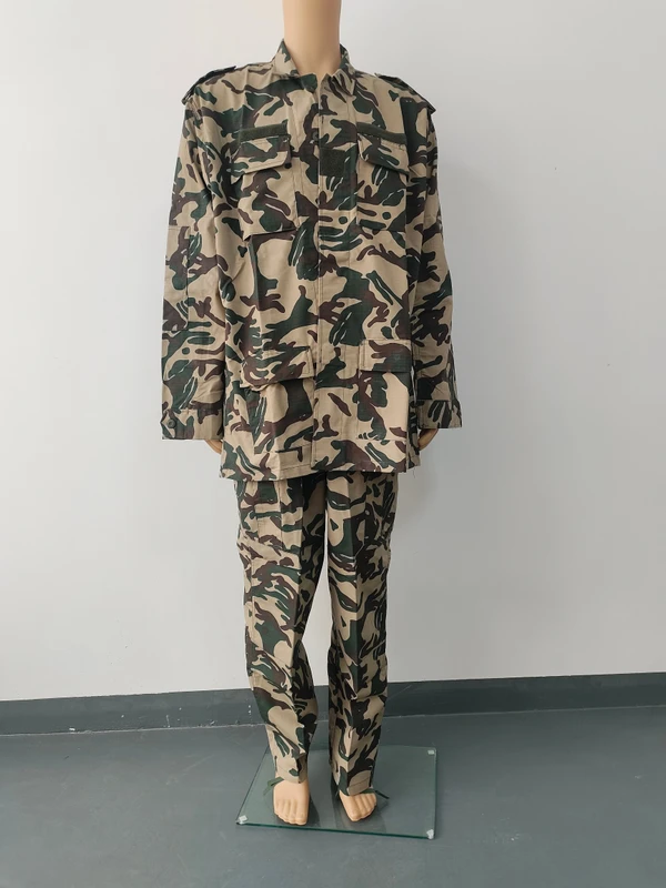 Breathable-Waterproof-Mesh-Camouflage-Tactical-Jacket-and-Pants-Set-for-Four-Season-Outdoor-Use-with-Anti-UV-and-Heat-Protection