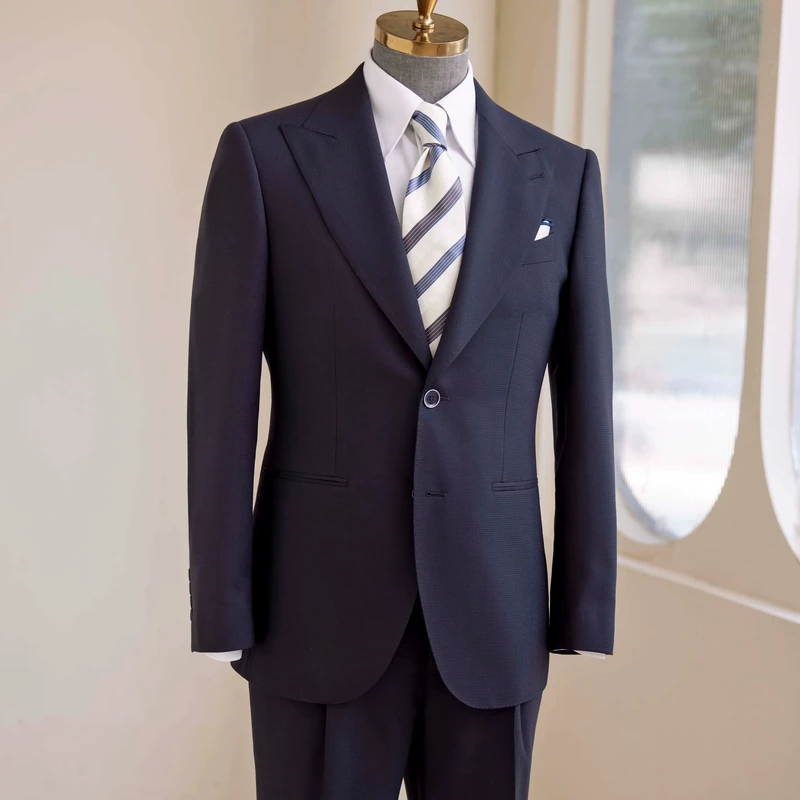Men's Single Breasted Wedding Suit Wool V-Neck Collar Bespoke Design for Plus Sizes