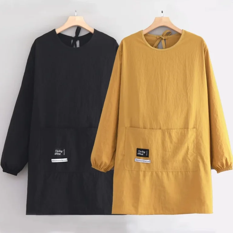 Reversible-Bib-Apron-for-Baristas-and-Barbers-Winter-Workwear-Customizable-Logo-Printing